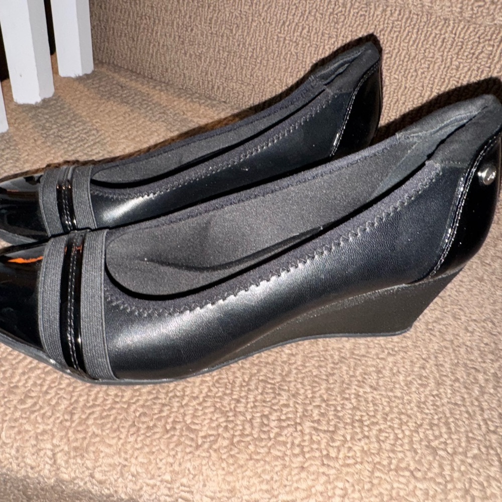 Elegant Black Wedge Shoes Anne Klein